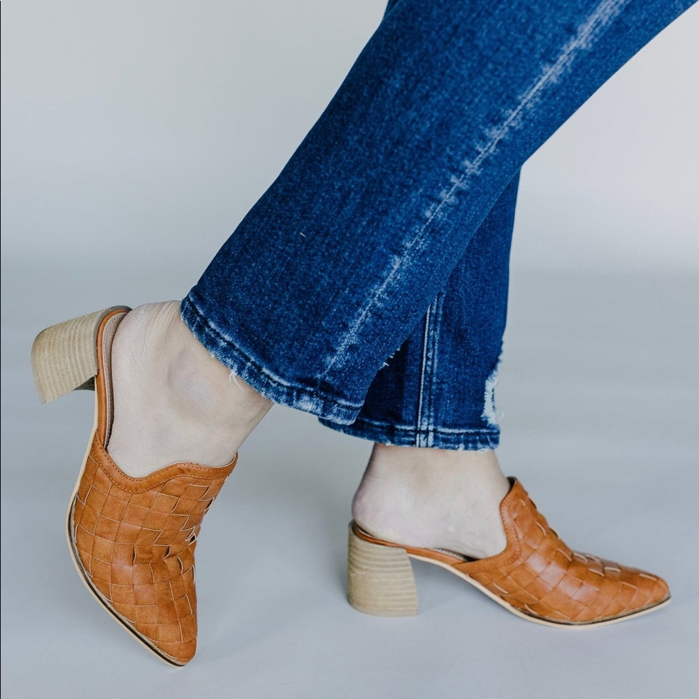 Camel Heeled Mule